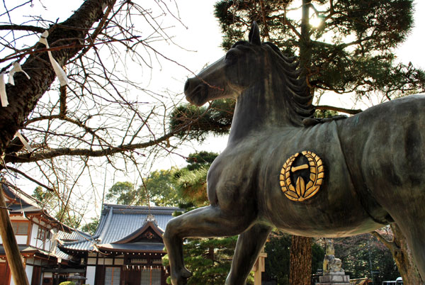 藤森神社　神馬像