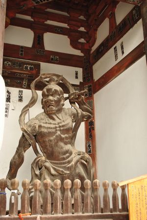 石山寺　仁王像