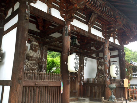 石山寺　東大門