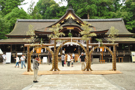 大神神社　拝殿