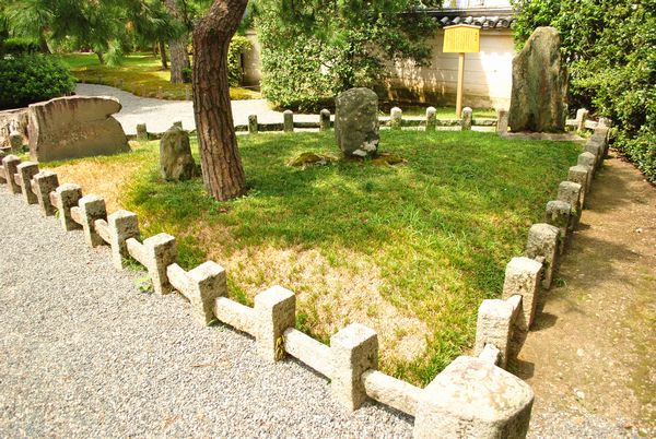 平等院　扇の芝