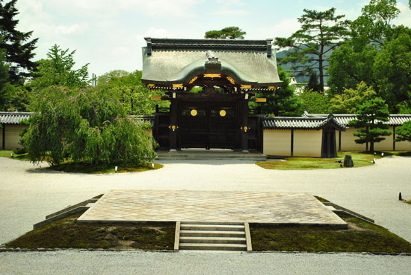 大覚寺　勅使門