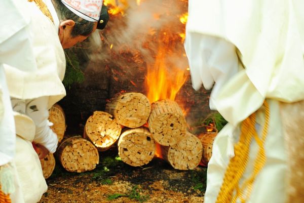 お護摩って何のためにやるの 護摩の意味とは 寺社巡りドットコム