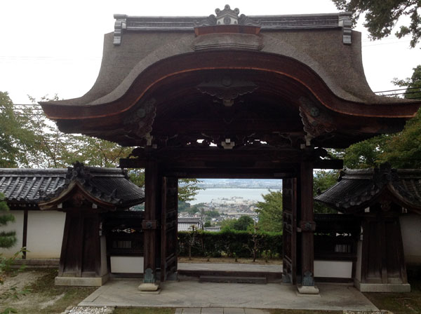 西教寺　宗祖大師殿