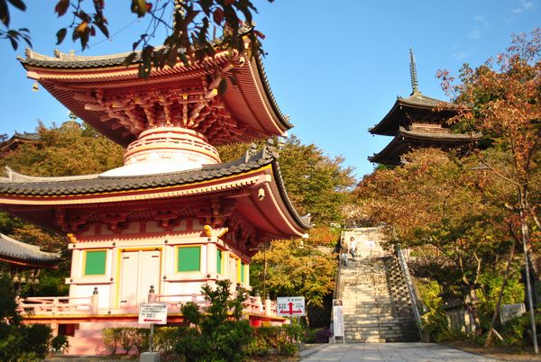 壺坂寺　多宝塔　三重塔