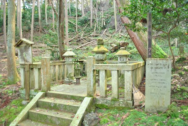 法明院　フェノロサの墓