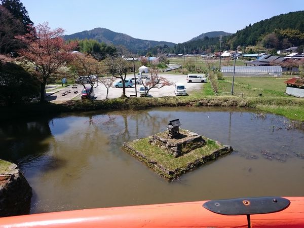 丹生都比売神社　鏡池