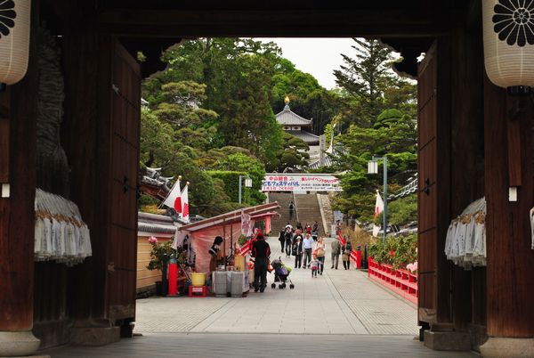 中山寺　塔頭寺院