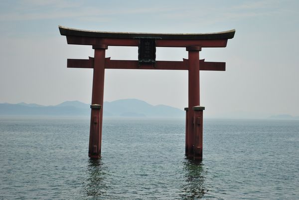 白鬚神社　湖中大鳥居