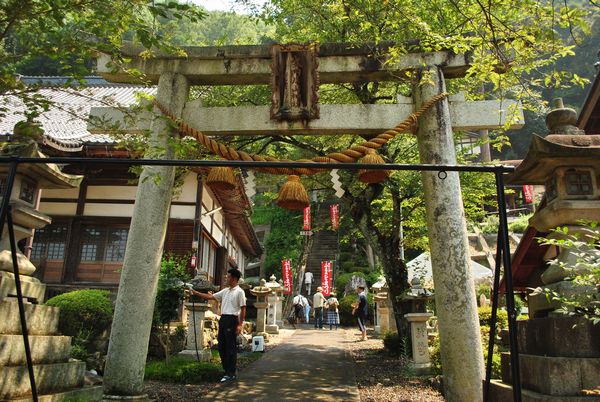 片山神社