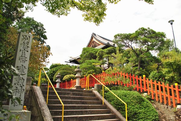 健勲神社　階段