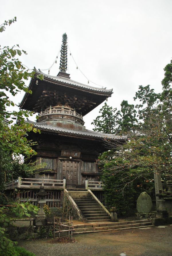 霊山寺　多宝塔