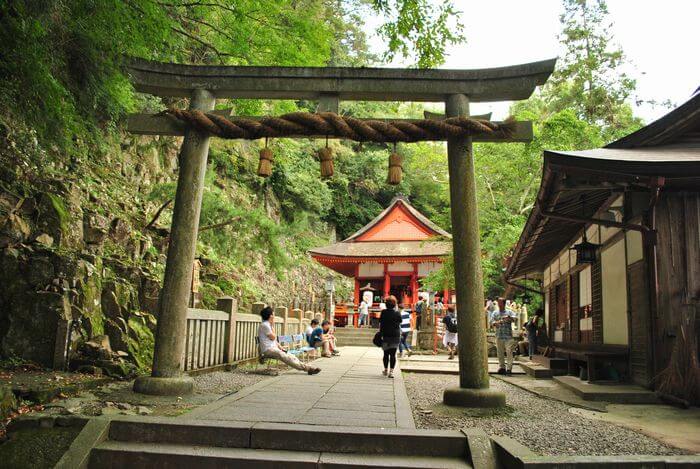 奥社 厳魂神社