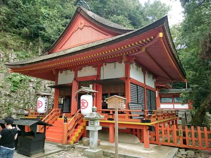 厳魂神社 社殿