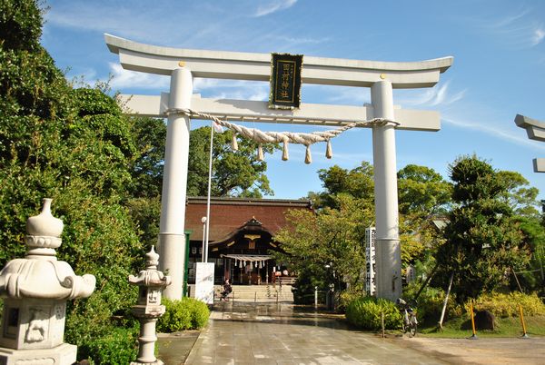 田村神社　鳥居　本殿