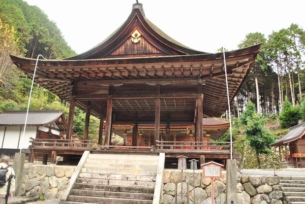 東本宮拝殿