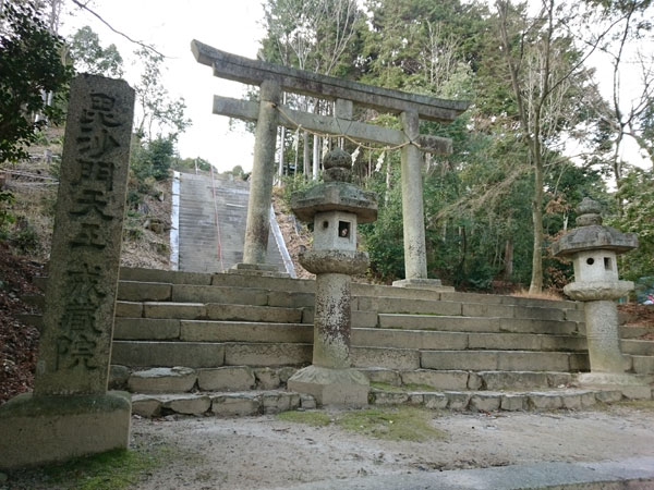 日吉東照宮　鳥居