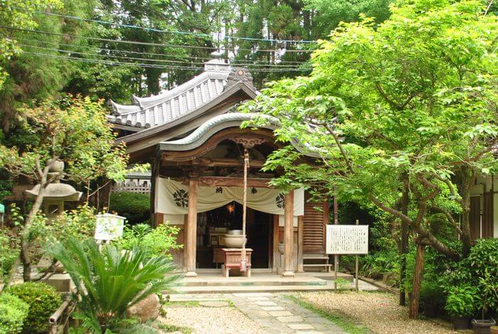 宝山寺　奥の院　開山堂