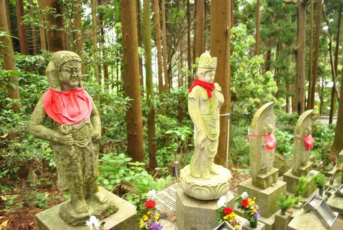 宝山寺　奥の院　参道