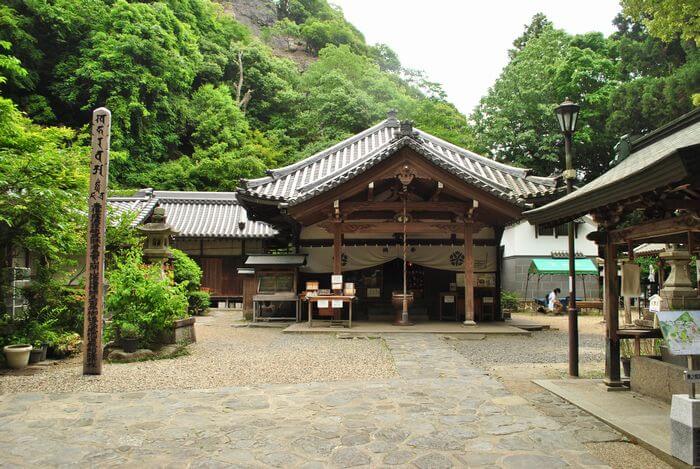 宝山寺　奥の院