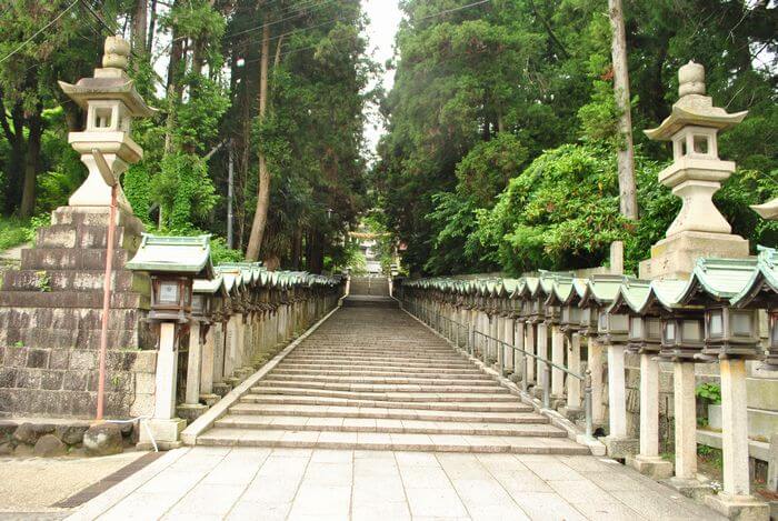 宝山寺　参道