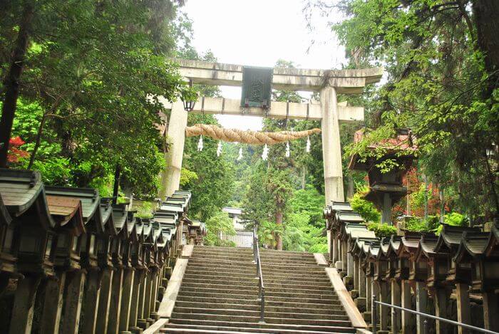 宝山寺　参道