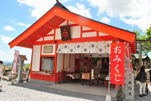 太郎坊宮　祈祷殿