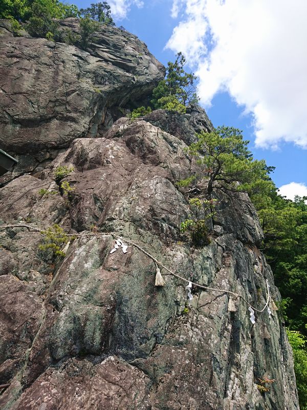 太郎坊宮　夫婦岩