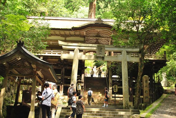 由岐神社　拝殿