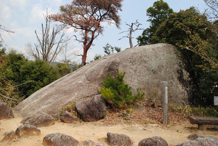 笠置寺　貝吹岩