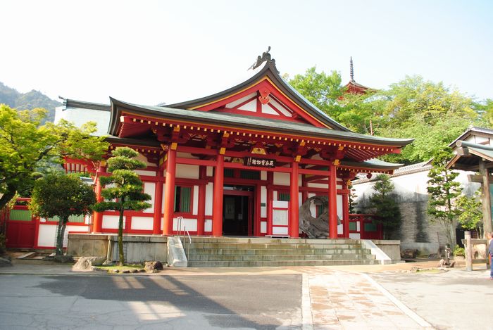 厳島神社　宝物館