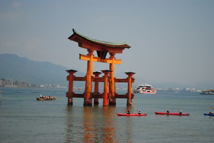 厳島神社　ろかい船