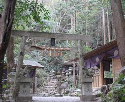 雨の岩屋戸