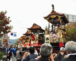 大津祭　曳山巡行