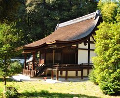 謎に満ちた新羅明神を祀る「新羅善神堂」と三井寺北院を散策